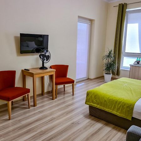 Antoninska Hotel & Apartamenty Leszno  Exterior photo