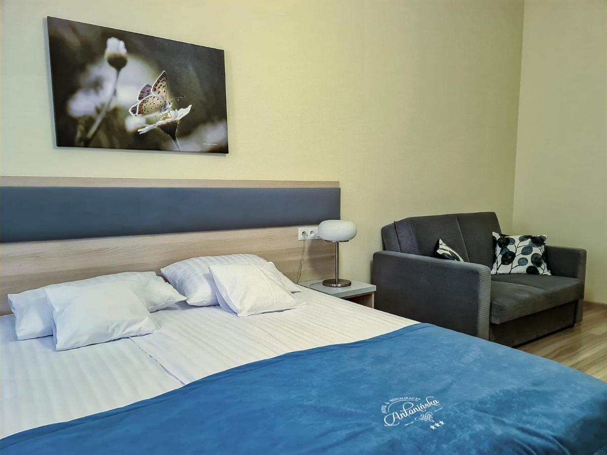 Antoninska Hotel & Apartamenty Leszno  Exterior photo