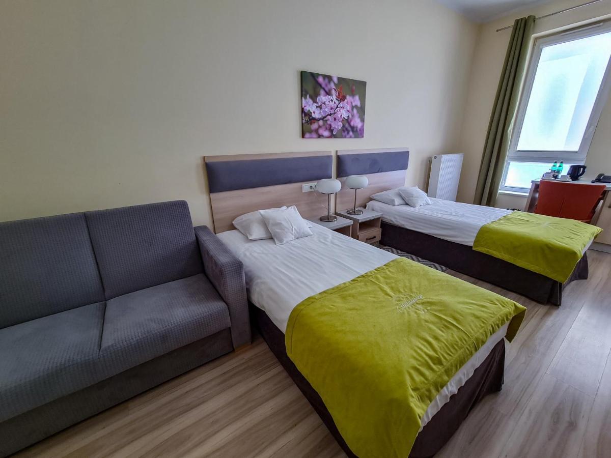 Antoninska Hotel & Apartamenty Leszno  Exterior photo