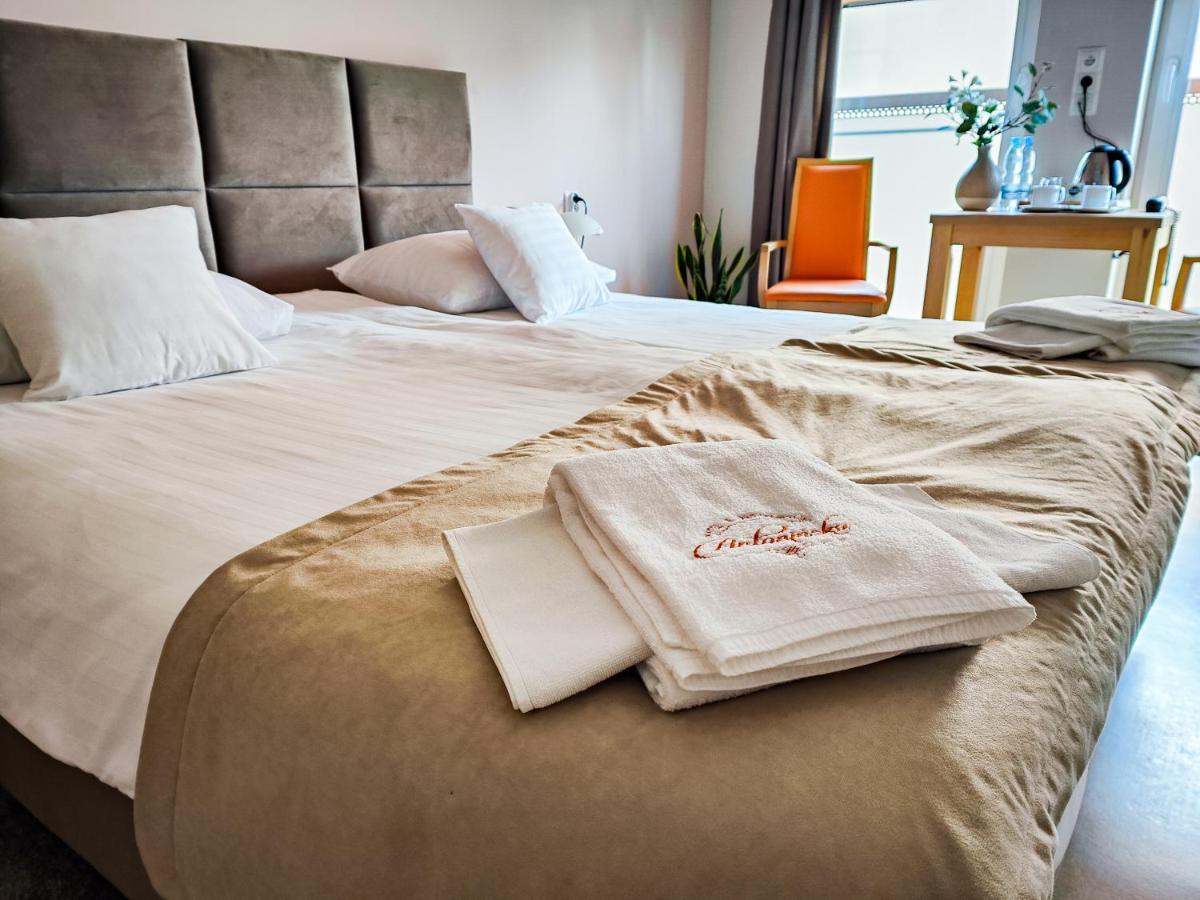 Antoninska Hotel & Apartamenty Leszno  Exterior photo